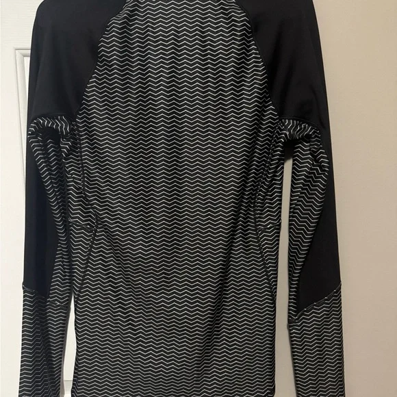 DSG Black & White Cold~Weather Zigzag Quarter-Zip Pullover – Women’s Medium - Picture 5 of 6